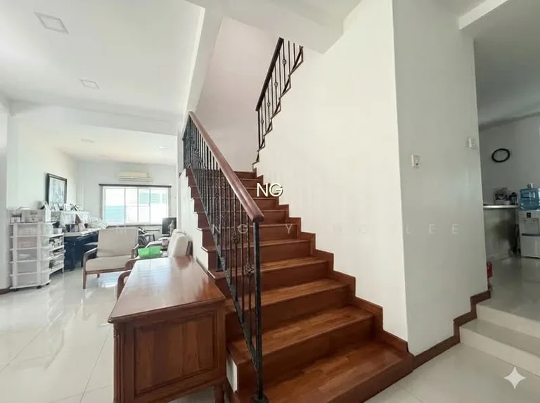 Charming 2 Storey House Family Home in Peaceful & Tranquil Location image 1 of 3