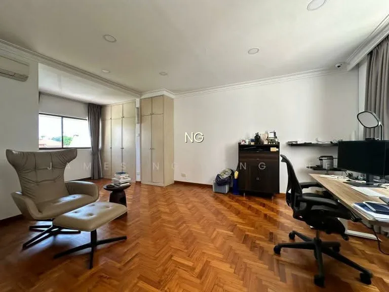 Resort Life Style Elevated Bungalow 独立，优 质 洋 房 打折出 售. Privacy With Greenery. James Ng 83839800 image 1 of 2