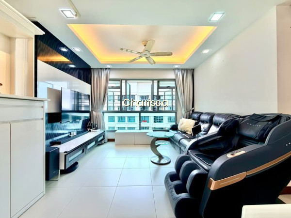 271D Punggol Walk image 1 of 10