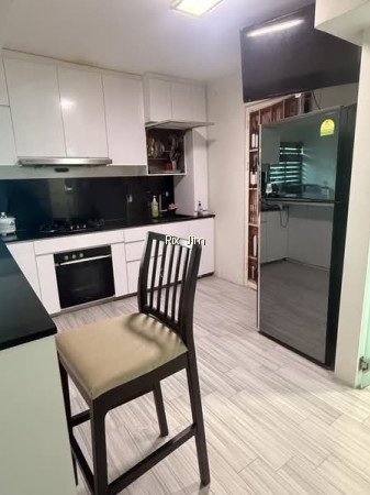467B Admiralty Drive image 1 of 10