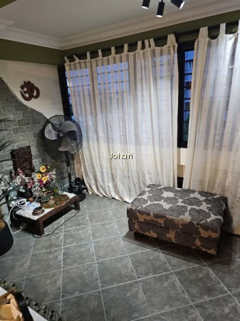 213 SERANGOON AVENUE 4 photo 3