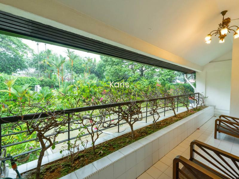 ⭐PARK 10 CARS⭐GARDEN LOVERS ☎ KARIS 胡家仪 8100.5550 image 1 of 4