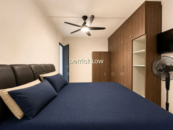 607 WOODLANDS RING ROAD photo 3