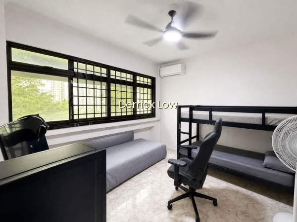 607 WOODLANDS RING ROAD photo 4