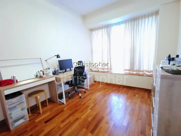 AMBER @MRT MARINE PARADE 8