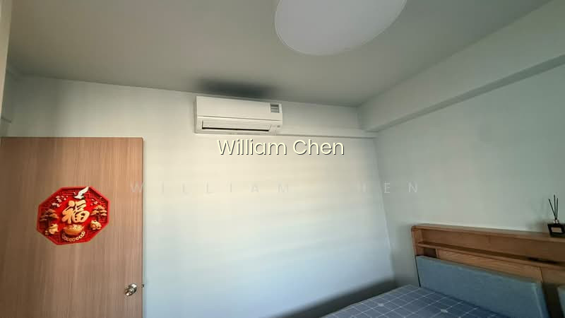 656 WOODLANDS RING ROAD image 1 of 5
