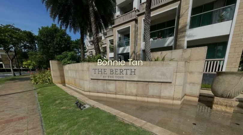 THE BERTH BY THE COVE 10
