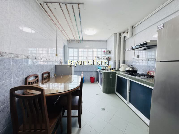 222 SERANGOON AVENUE 4