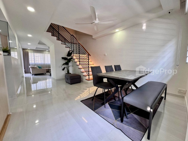 858 TAMPINES AVENUE 5
