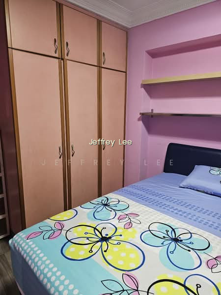 469 ADMIRALTY DRIVE image 1 of 7