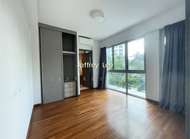Q BAY RESIDENCES photo 2