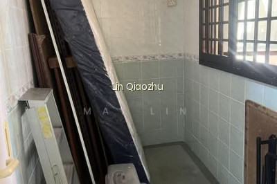 93 WHAMPOA DRIVE