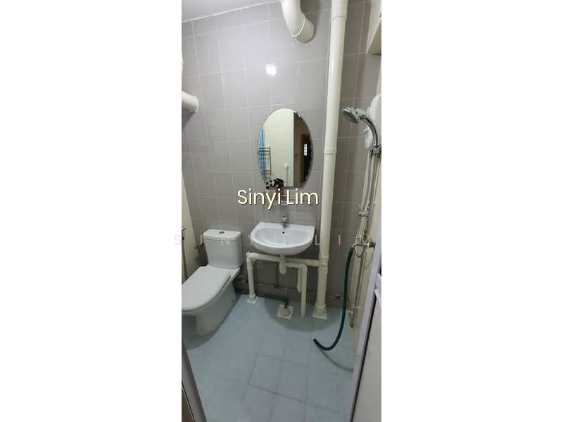 112 HOUGANG AVENUE 1 image 1 of 5