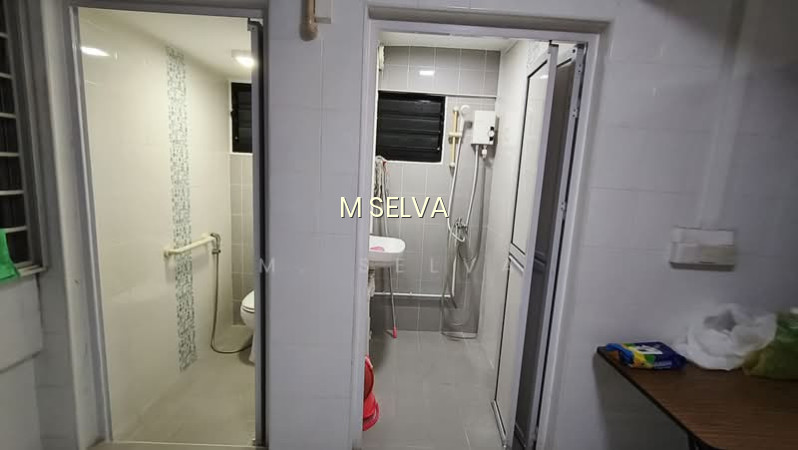 174 BOON LAY DRIVE photo 5