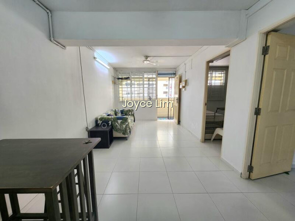 4 HOLLAND CLOSE photo 5