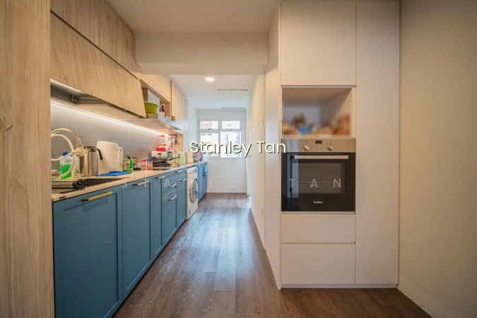 9 HOLLAND AVENUE photo 2