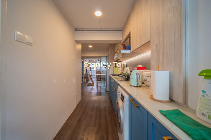 9 HOLLAND AVENUE photo 3
