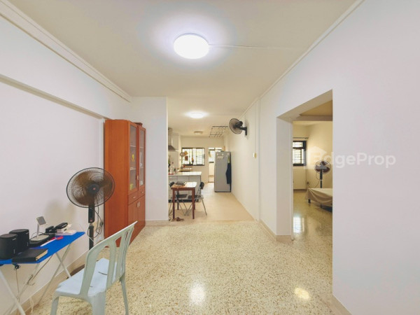 320 ANG MO KIO AVENUE 1