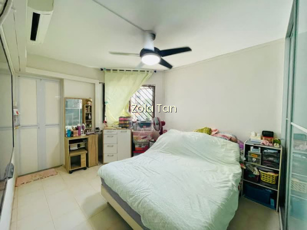 225 SERANGOON AVENUE 4 photo 2