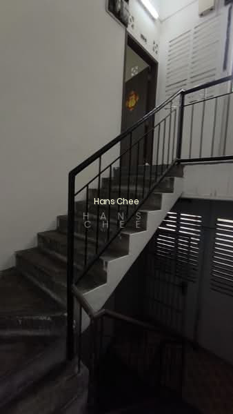 WALKUP APARTMENT NEAR LITTLE INDIA / CITY SQUARE image 1 of 10
