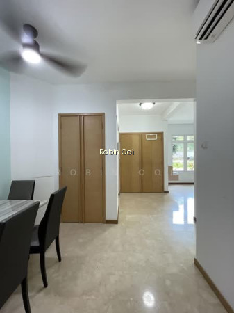 Edelweiss Park Condo image 1 of 10