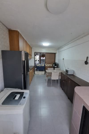 374 CLEMENTI AVENUE 4