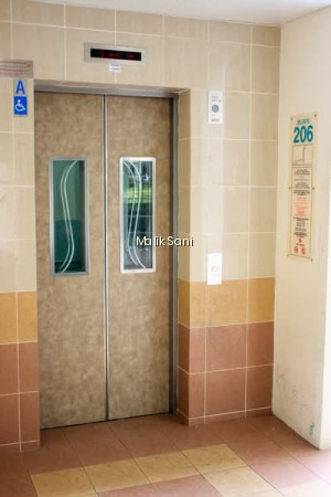 206 MARSILING DRIVE photo 4
