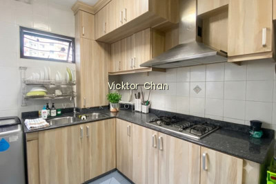 11 CANTONMENT CLOSE photo 2