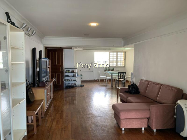 372 CLEMENTI AVENUE 4