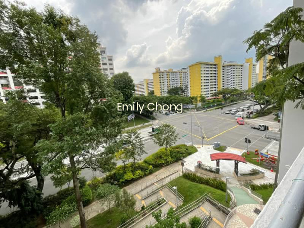 180 ANG MO KIO AVENUE 5 photo 3