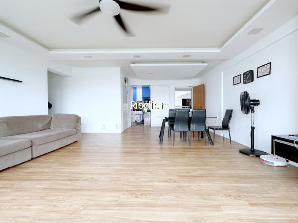 782A WOODLANDS CRESCENT photo 5