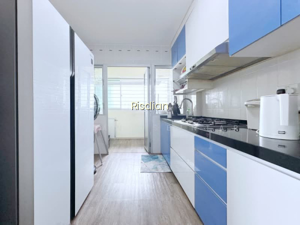 782A WOODLANDS CRESCENT photo 6