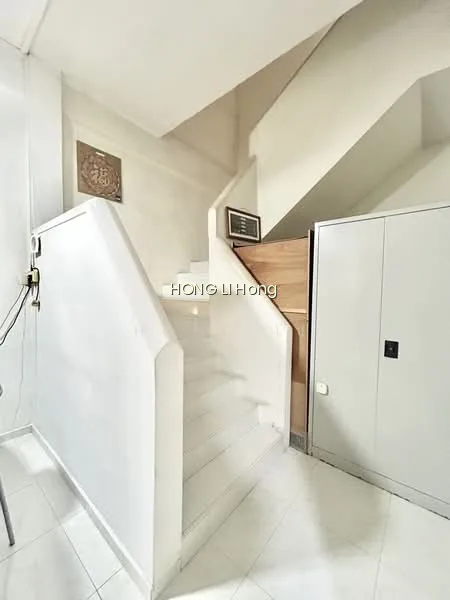 New Exclusive Listing Corner Terrace for Aa or Rebuild image 1 of 6