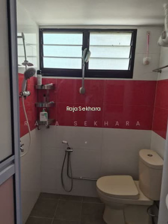104 ALJUNIED CRESCENT photo 2