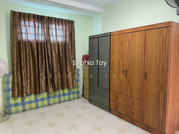 106 SERANGOON AVE 1