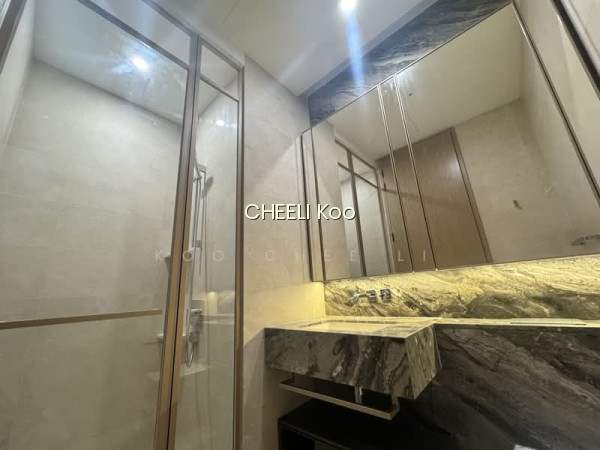 THE AVENIR 8