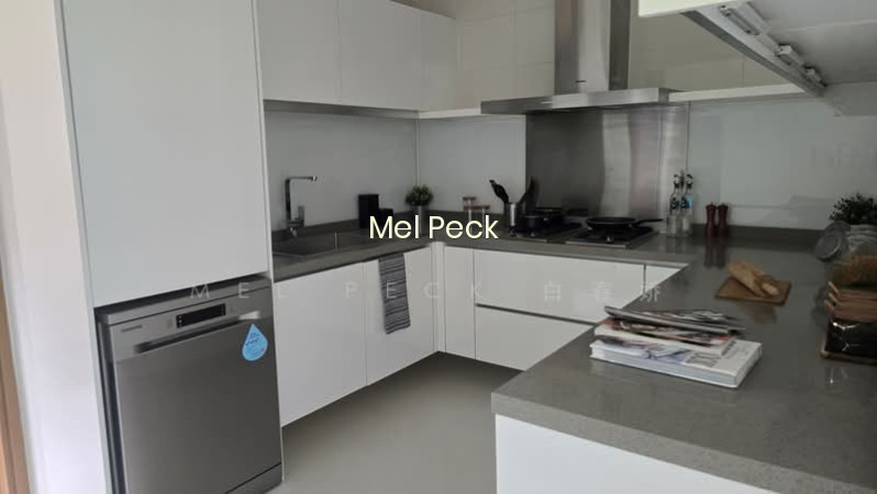 RESIDENCES @ EMERALD HILL photo 5