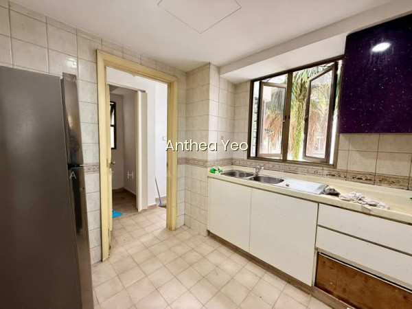 PARKVIEW APARTMENTS photo 2