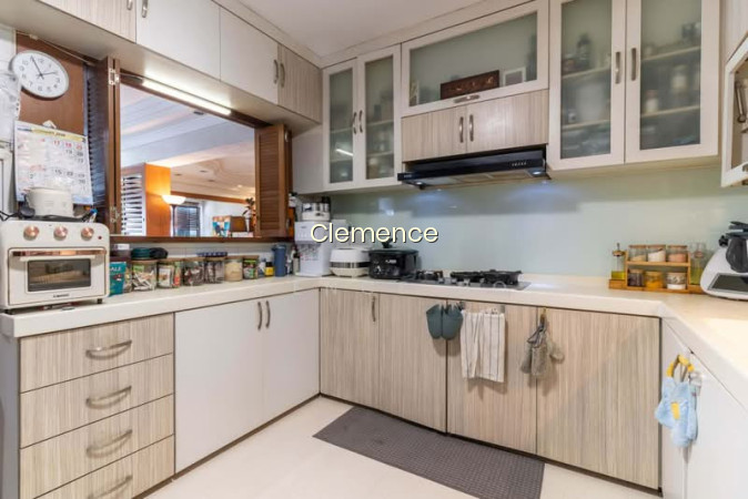 788C WOODLANDS CRESCENT photo 3