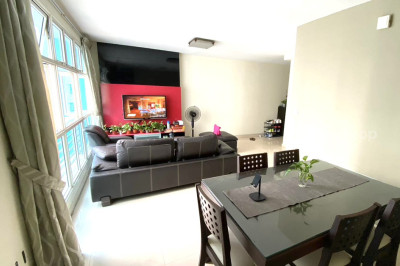 104 WHAMPOA DRIVE