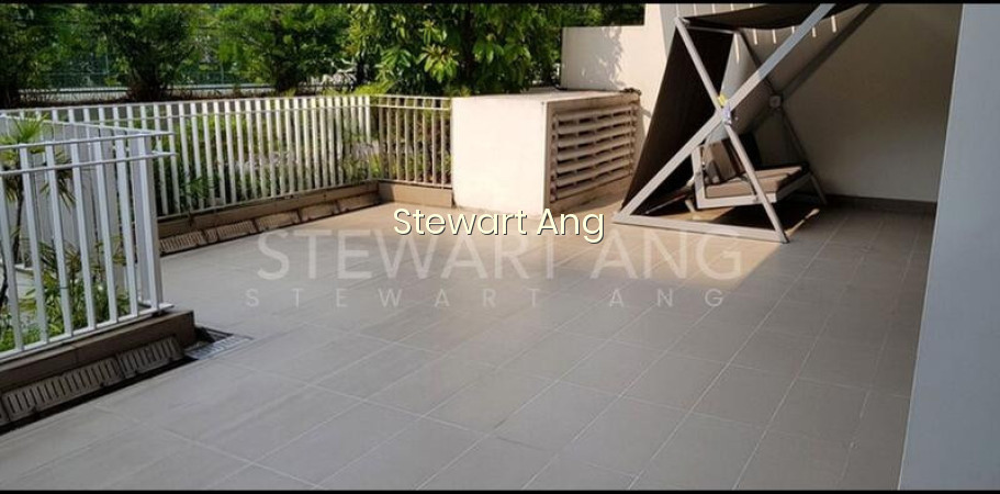 THE LAKEFRONT RESIDENCES photo 3