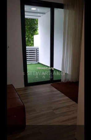 THE LAKEFRONT RESIDENCES photo 4