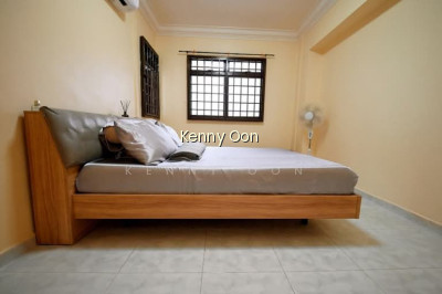 477 SEMBAWANG DRIVE photo 4