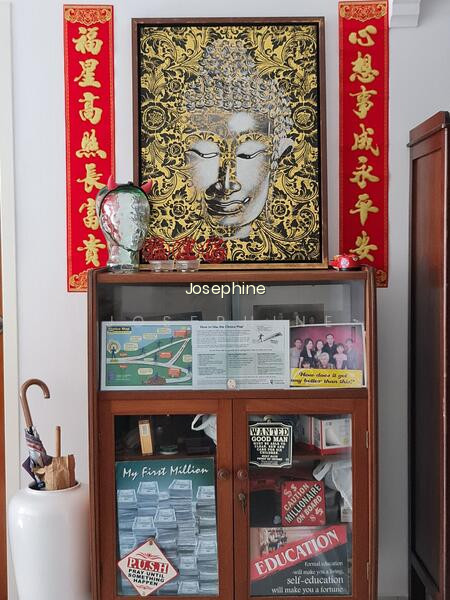 112 WHAMPOA ROAD image 1 of 10