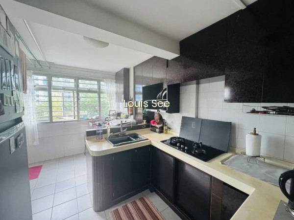 176 BOON LAY DRIVE