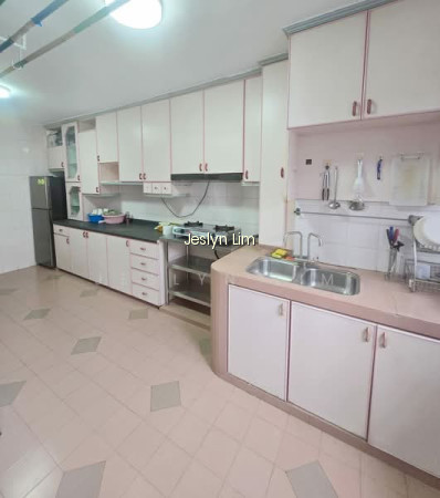 381 CLEMENTI AVENUE 5