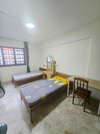381 CLEMENTI AVENUE 5 photo 2