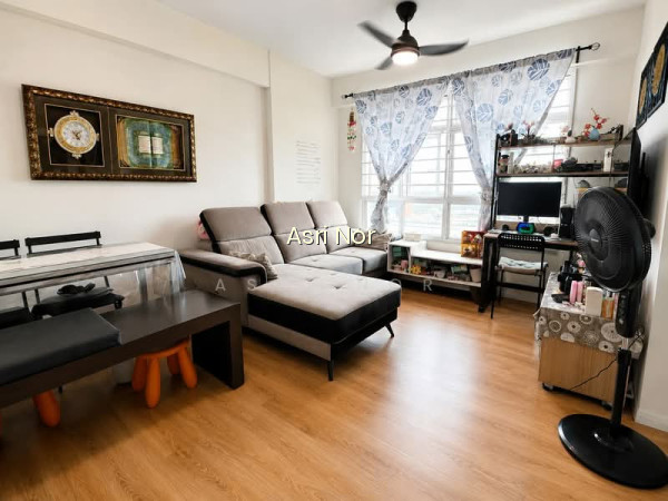 561B JURONG WEST STREET 42