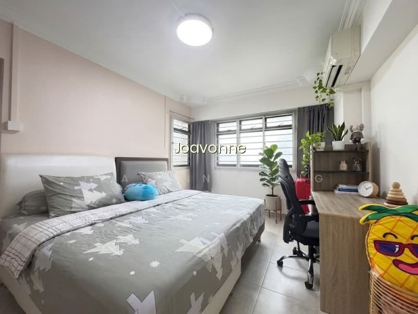 330 SEMBAWANG CLOSE