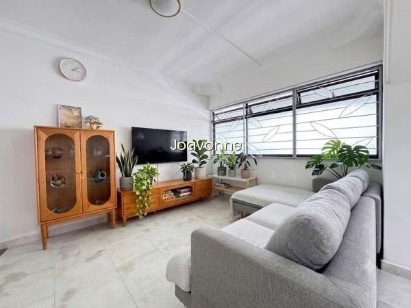 330 SEMBAWANG CLOSE photo 3